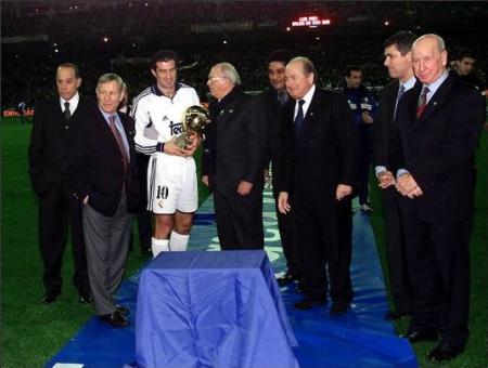   lorsque   un  jour  merite  le  belon d  or  tous  les   stars  sont  la